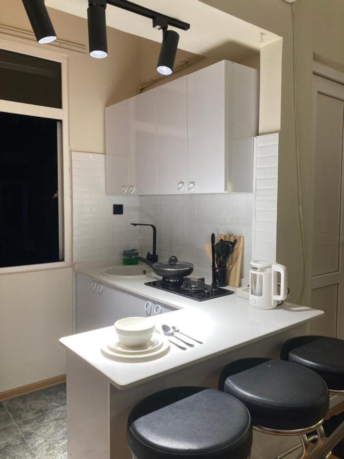 Apartment Kostava 10 Batumi Exteriör bild