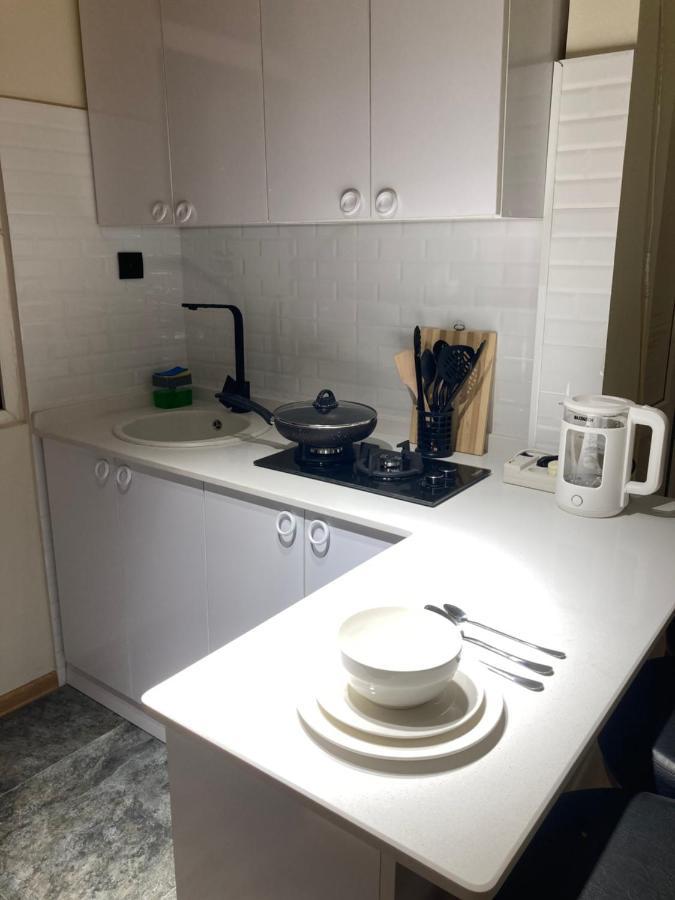 Apartment Kostava 10 Batumi Exteriör bild